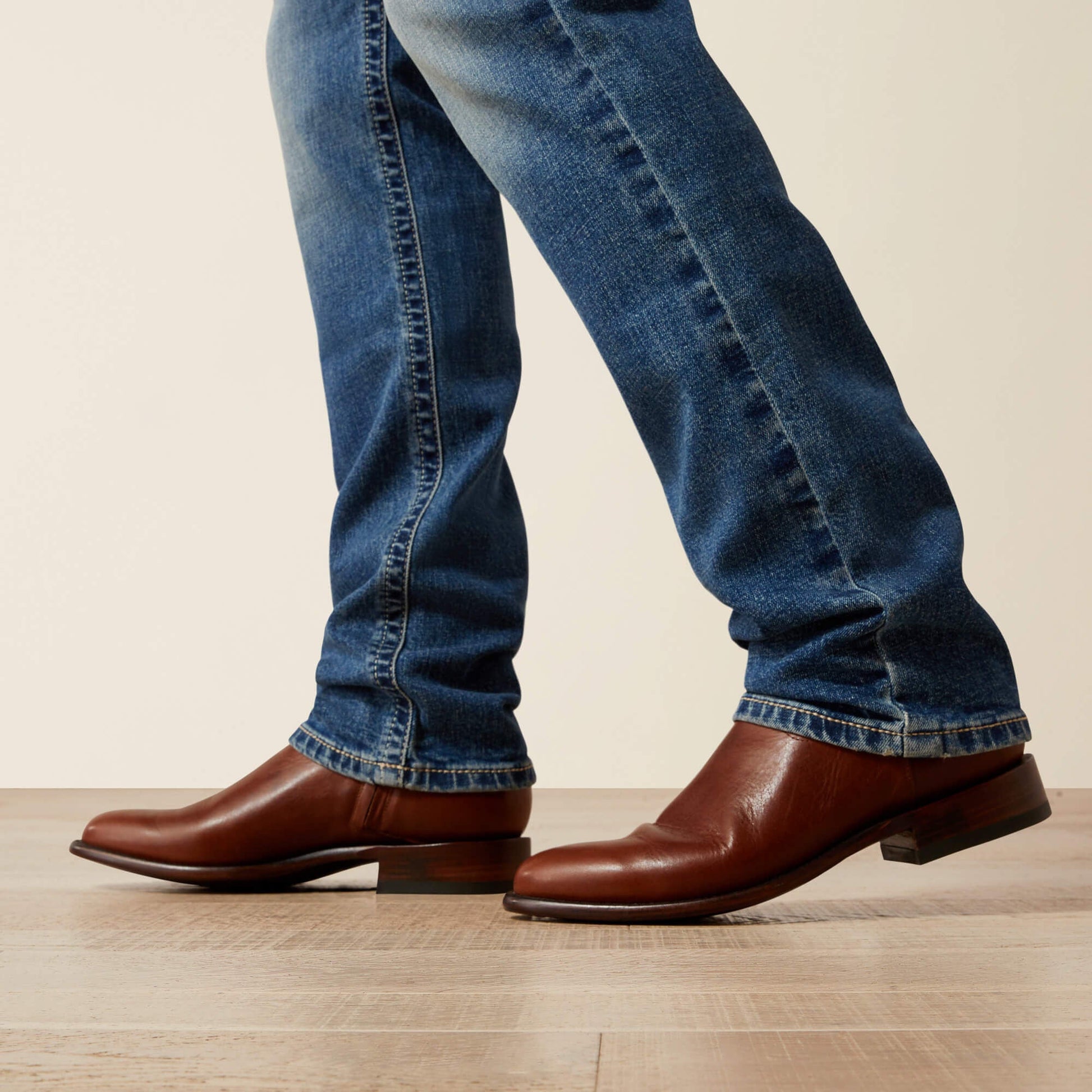 M8 Modern Dean Straight Leg Jean
